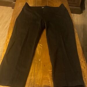 Dana Buchman Black Cropped Jeans
